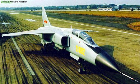 中国冲天飞豹:歼轰7系列战斗轰炸机(组图)