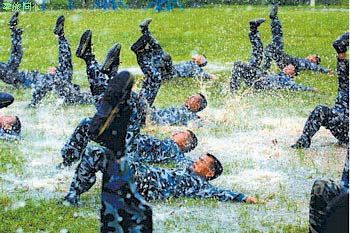 特写:目击中国海军陆战队炼狱式训练(组图)