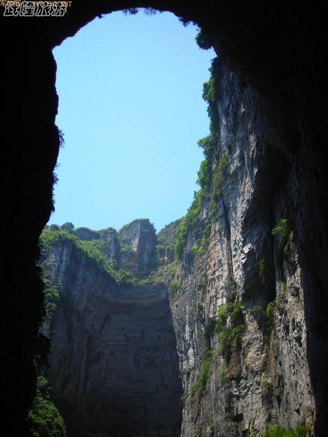 �������~