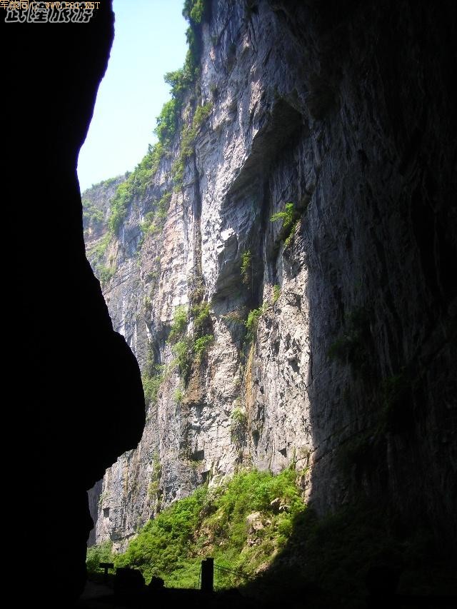 �������~