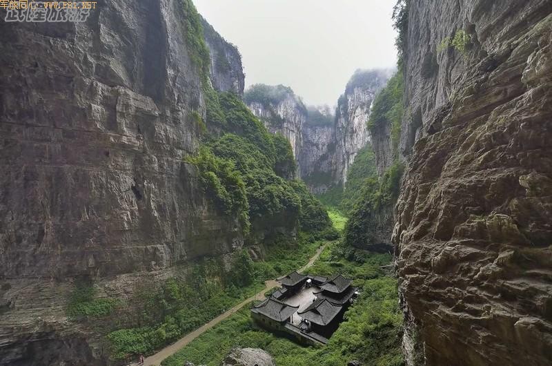 ���е���¡