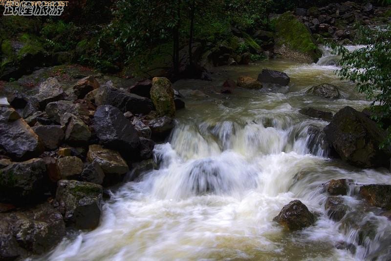 �����������~