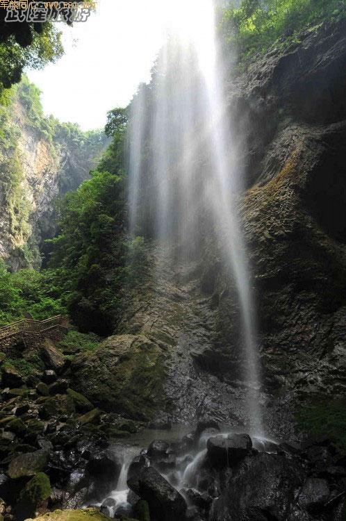 ������ԡ�µ���ˮϿ�ط�