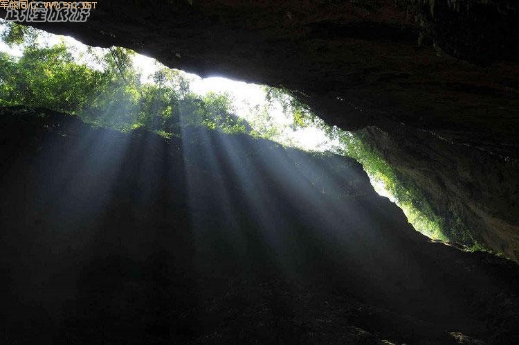 ������ԡ�µ���ˮϿ�ط�