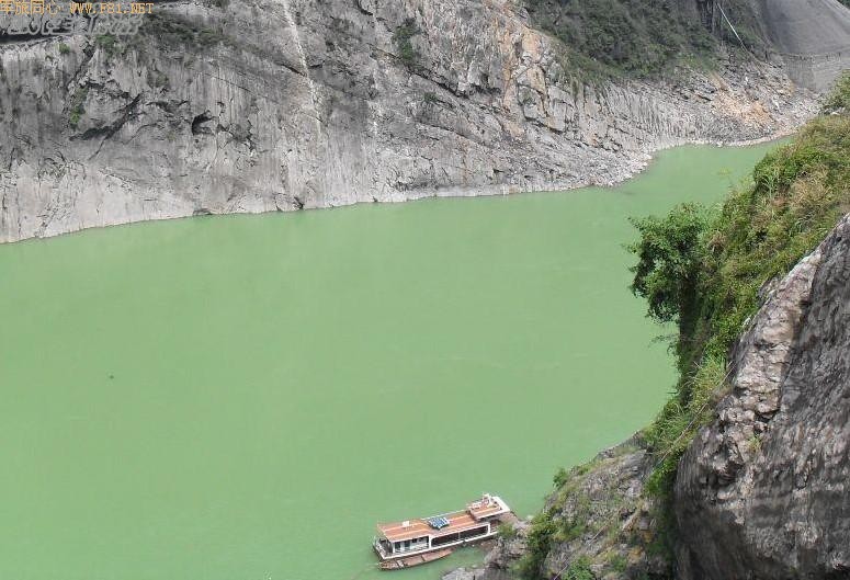 ǧ��ɽˮ�𺳵��ڽ�����