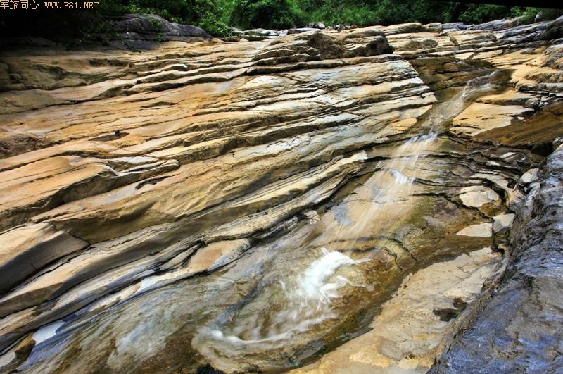 ��ɽ�������СϪ