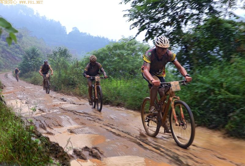 ����ɽ�ػ����˶��������ڶ�������ͼƬ