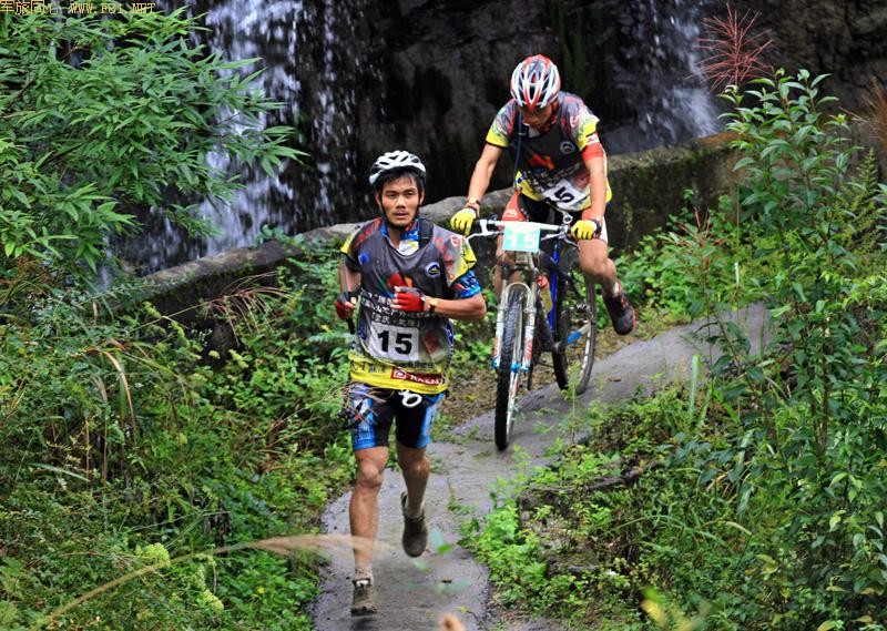 ����ɽ�ػ����˶���������һ������ͼƬ