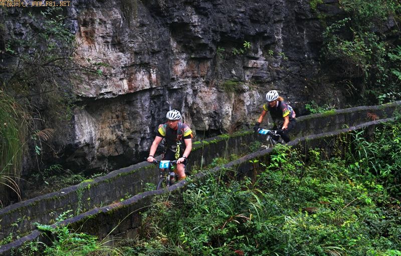 ����ɽ�ػ����˶���������һ������ͼƬ