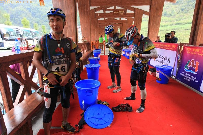  ����ɽ�ػ����˶�����������������ͼƬ