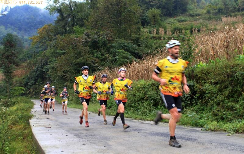  ����ɽ�ػ����˶�����������������ͼƬ