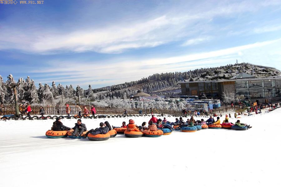 ��Ůɽ�����ѩ��