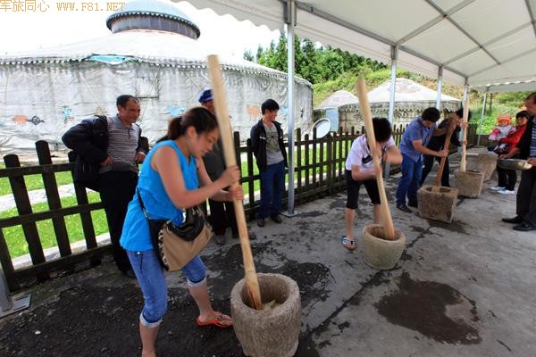 仙女山打糍粑比赛