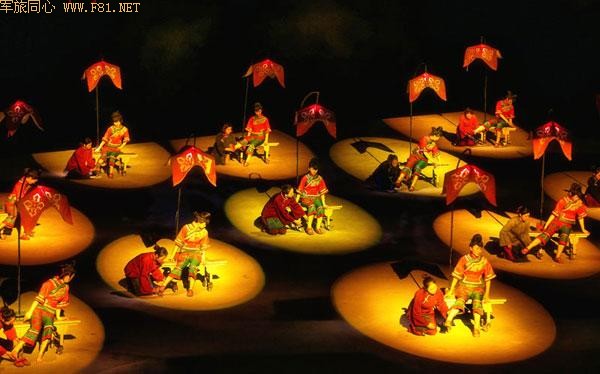 2016新版《印象武隆》演出画面