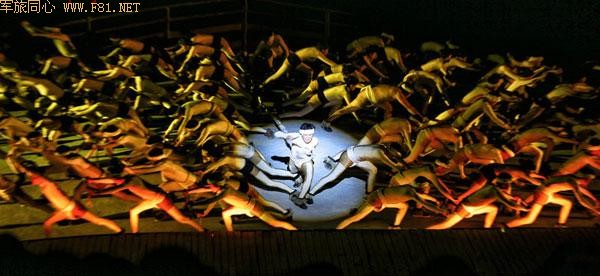 2016新版《印象武隆》演出画面